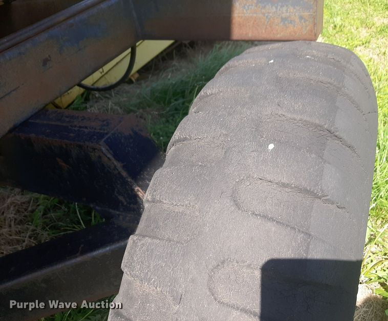 image for item DQ7062 Fargo silage wagon