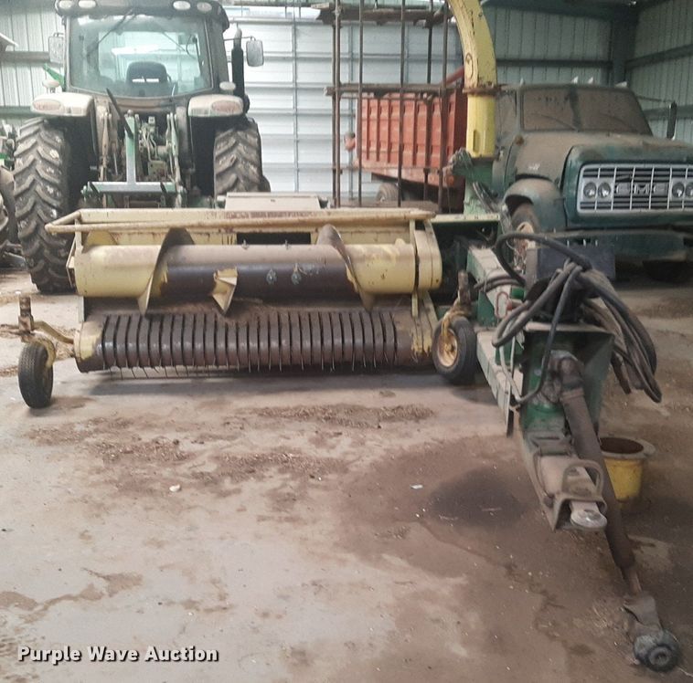 image for item DQ7063 John Deere  3960 forage harvester