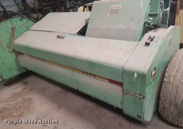 image for item DQ7063 John Deere  3960 forage harvester