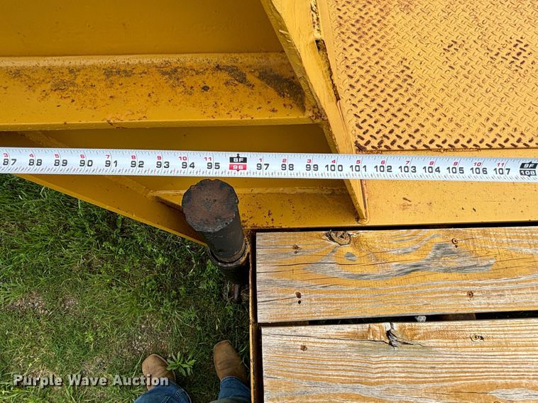 image for item DS2489 1979 Hyster  equipment trailer