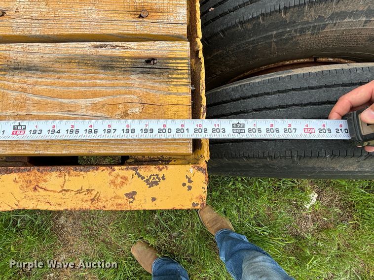 image for item DS2489 1979 Hyster  equipment trailer