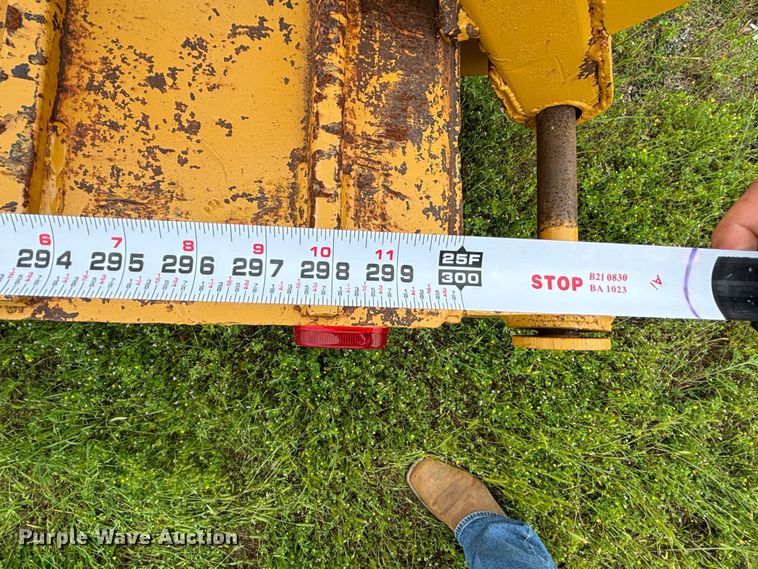 image for item DS2489 1979 Hyster  equipment trailer