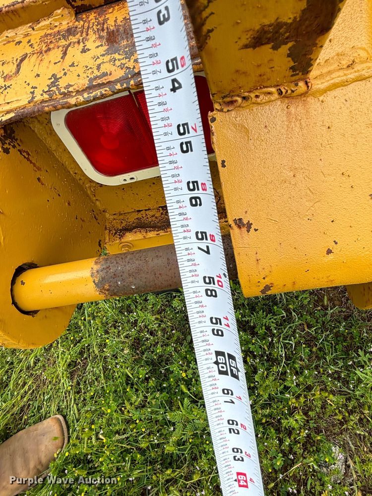 image for item DS2489 1979 Hyster  equipment trailer