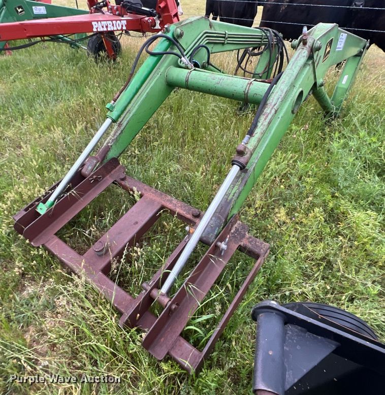 image for item DS2962 John Deere 158 loader