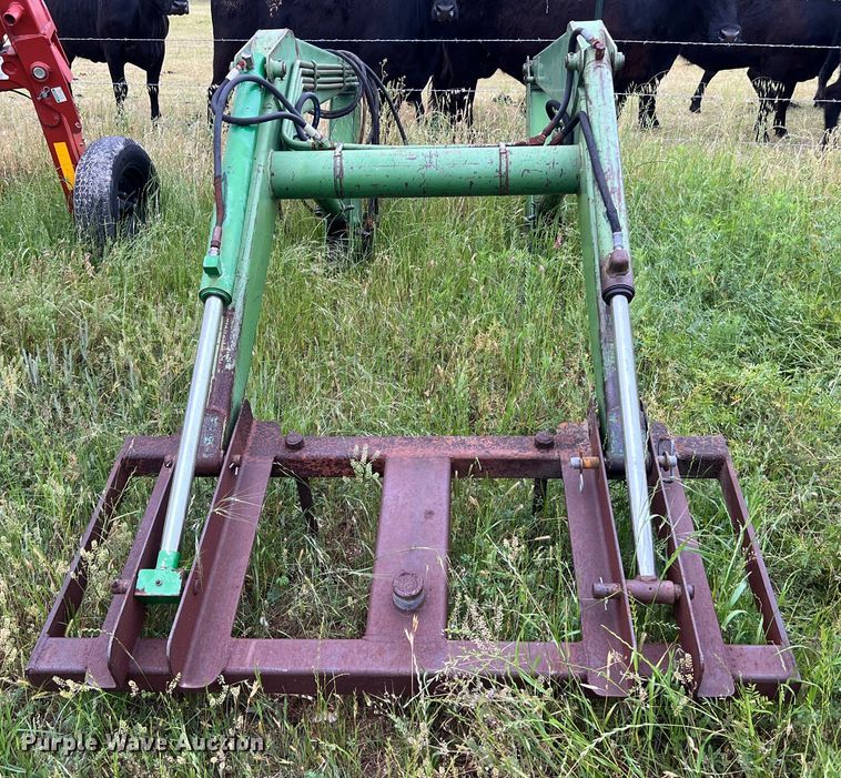 image for item DS2962 John Deere 158 loader