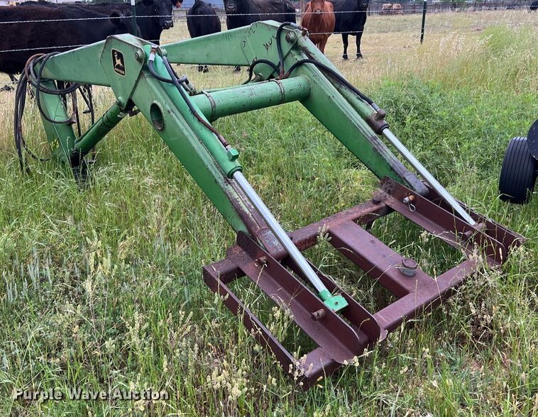 image for item DS2962 John Deere 158 loader