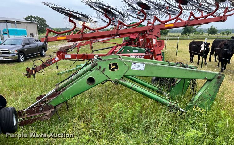 image for item DS2962 John Deere 158 loader