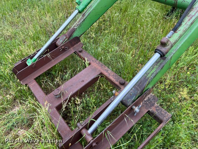 image for item DS2962 John Deere 158 loader