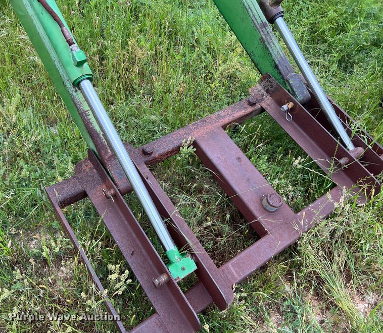 image for item DS2962 John Deere 158 loader
