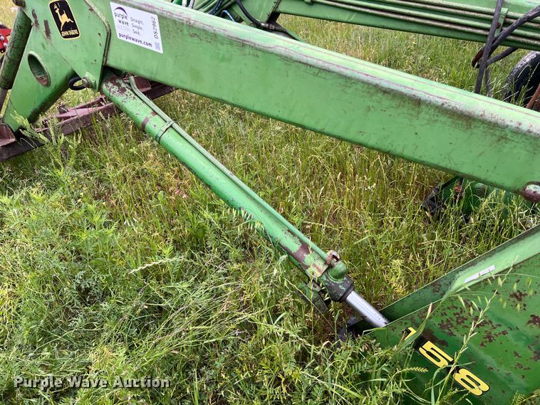 image for item DS2962 John Deere 158 loader