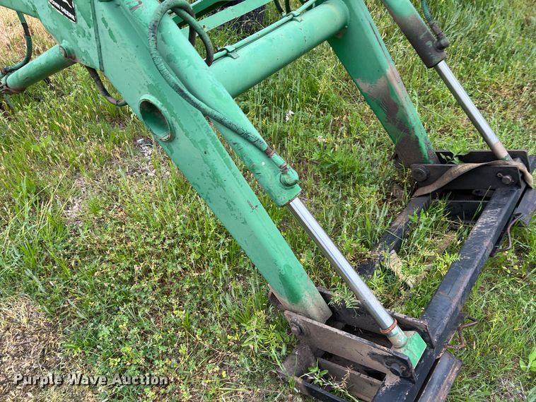 image for item DS2964 John Deere 148 loader