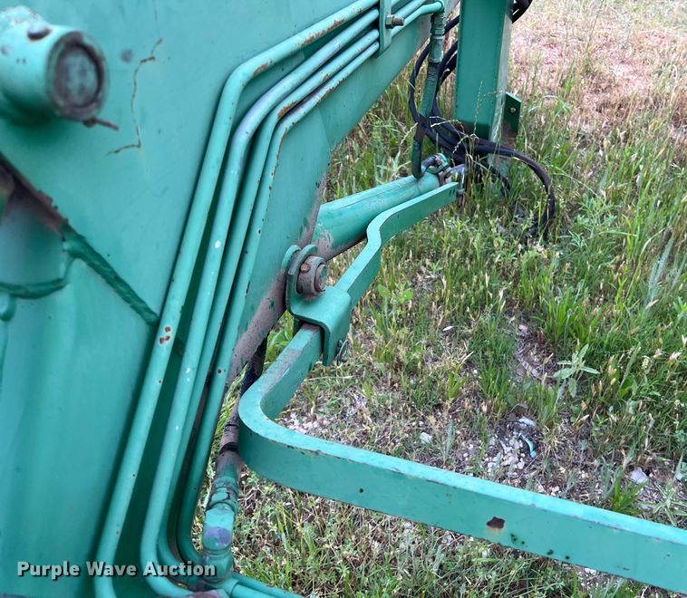 image for item DS2964 John Deere 148 loader