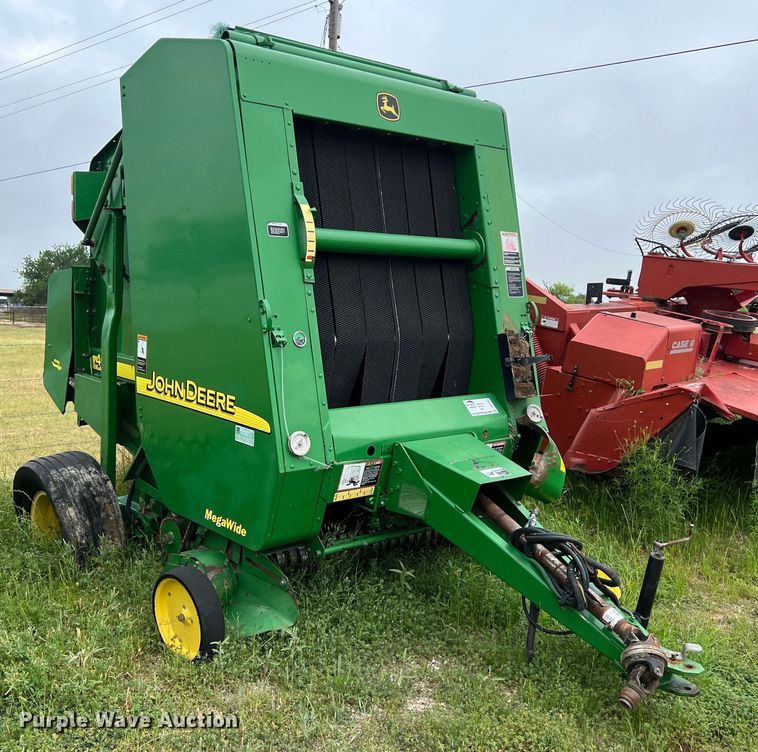 image for item DS2967 John Deere 467 round baler