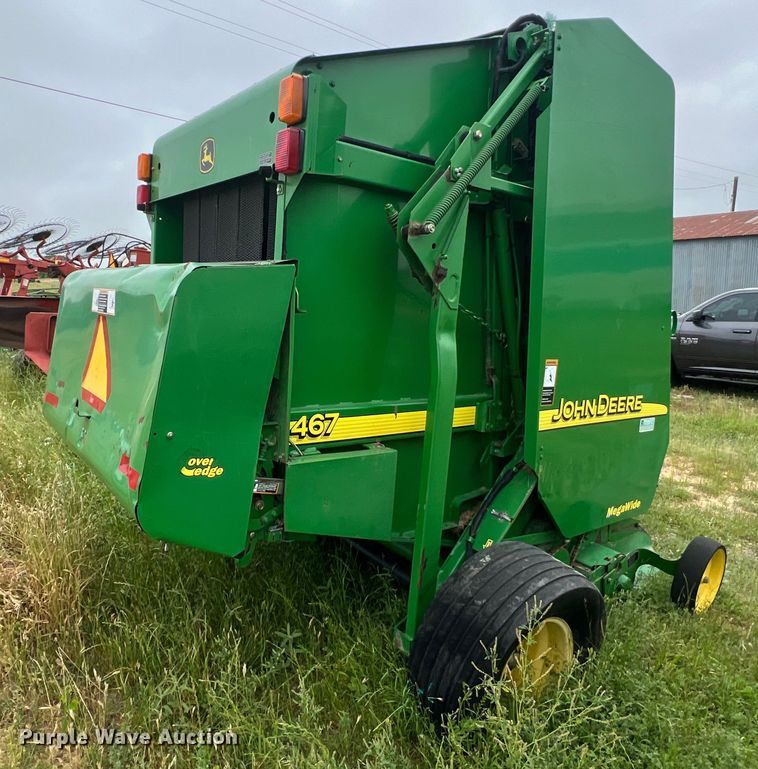 image for item DS2967 John Deere 467 round baler