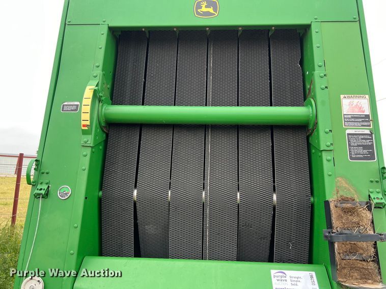 image for item DS2967 John Deere 467 round baler