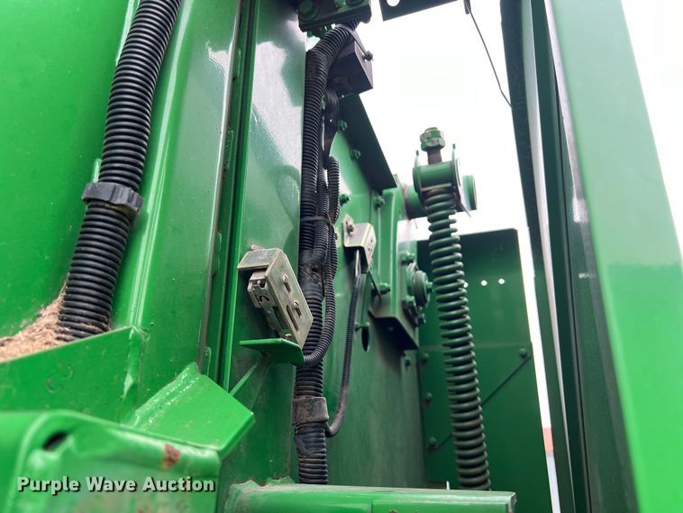 image for item DS2967 John Deere 467 round baler