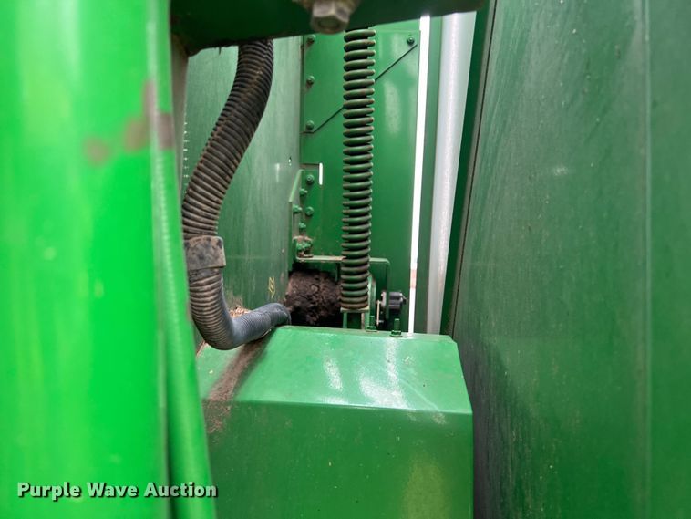 image for item DS2967 John Deere 467 round baler