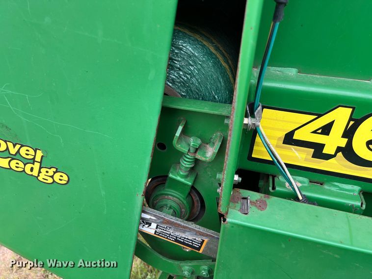 image for item DS2967 John Deere 467 round baler