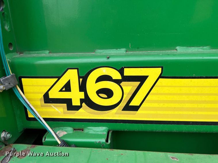 image for item DS2967 John Deere 467 round baler