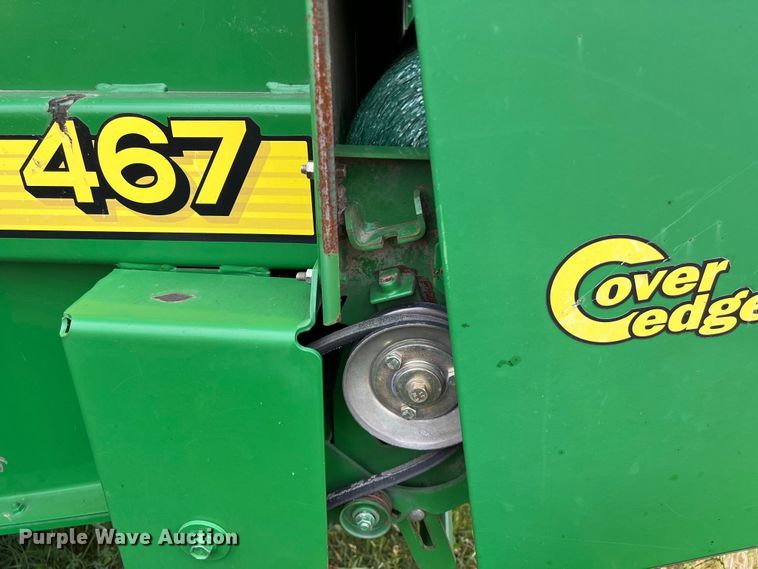image for item DS2967 John Deere 467 round baler