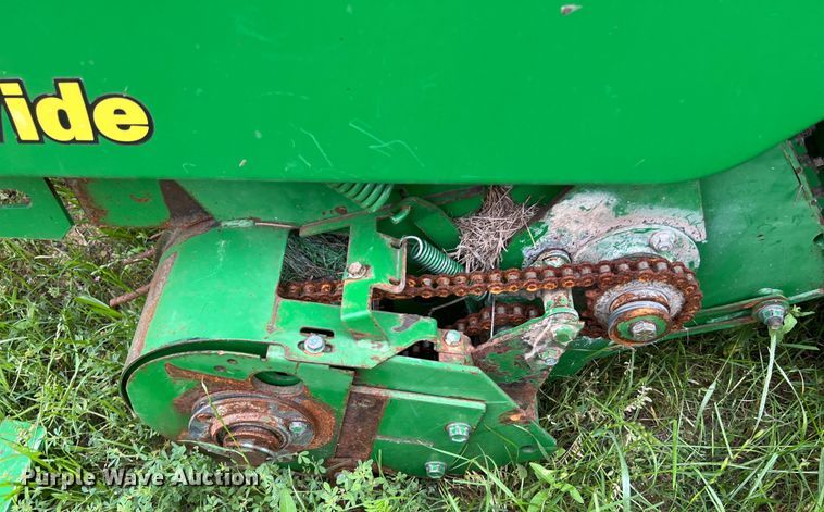 image for item DS2967 John Deere 467 round baler