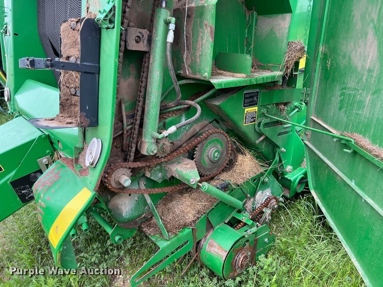 image for item DS2967 John Deere 467 round baler