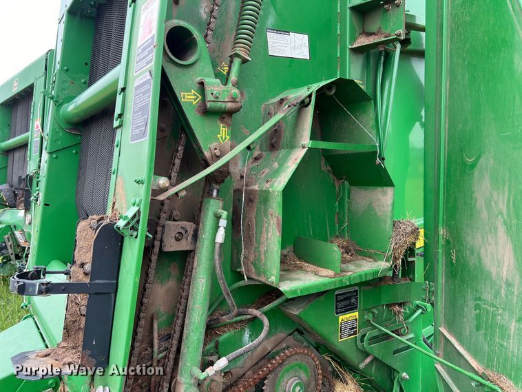 image for item DS2967 John Deere 467 round baler