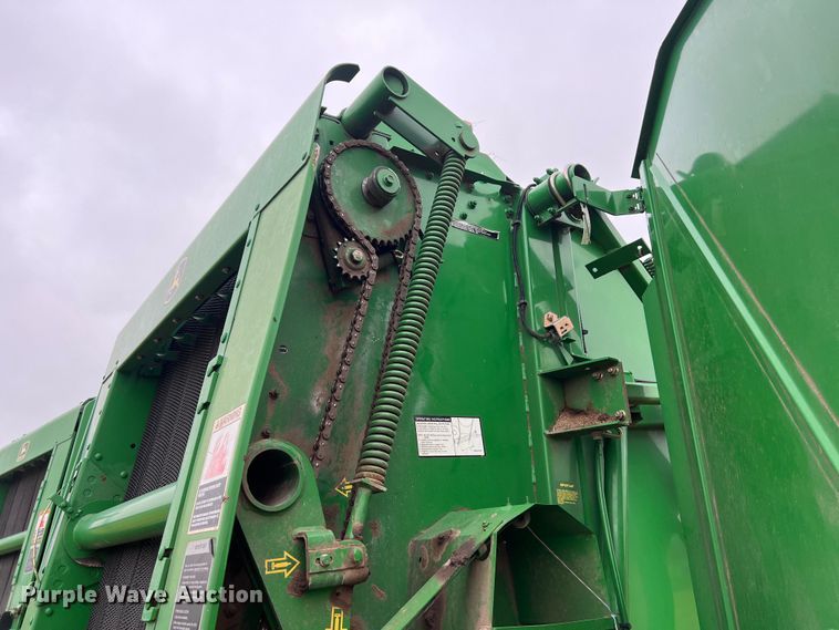 image for item DS2967 John Deere 467 round baler