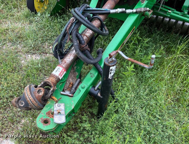 image for item DS2967 John Deere 467 round baler