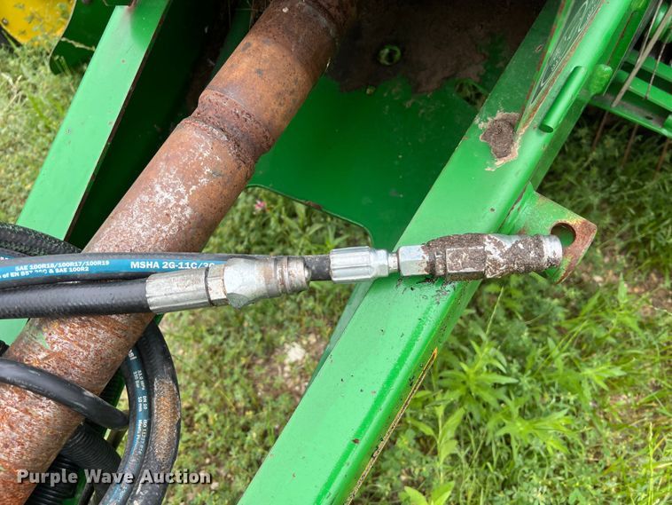 image for item DS2967 John Deere 467 round baler