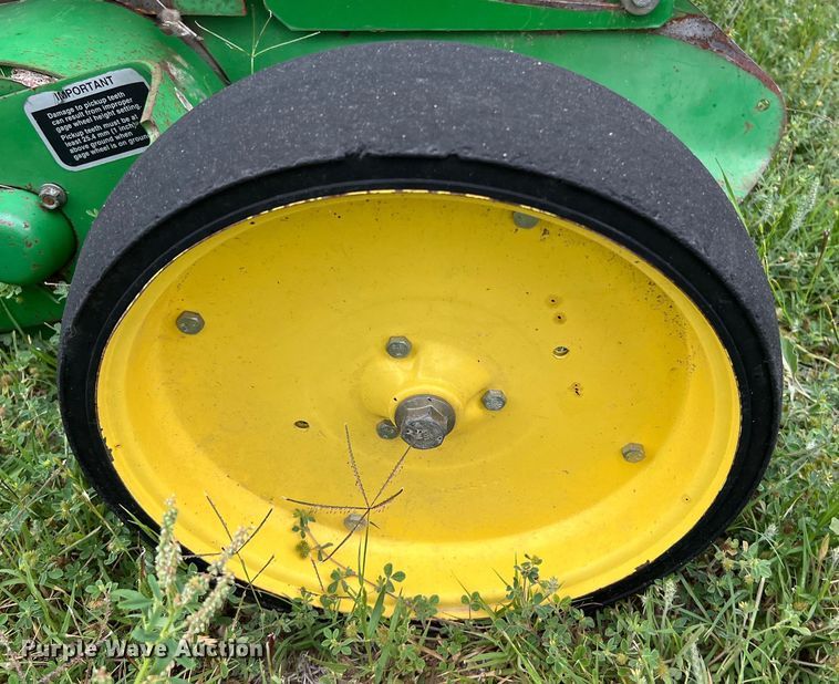 image for item DS2967 John Deere 467 round baler