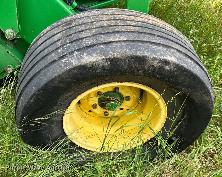image for item DS2967 John Deere 467 round baler
