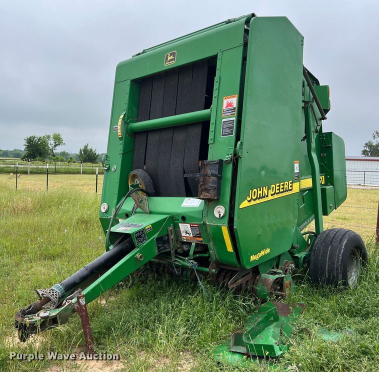 image for item DS2968 John Deere 467 round baler
