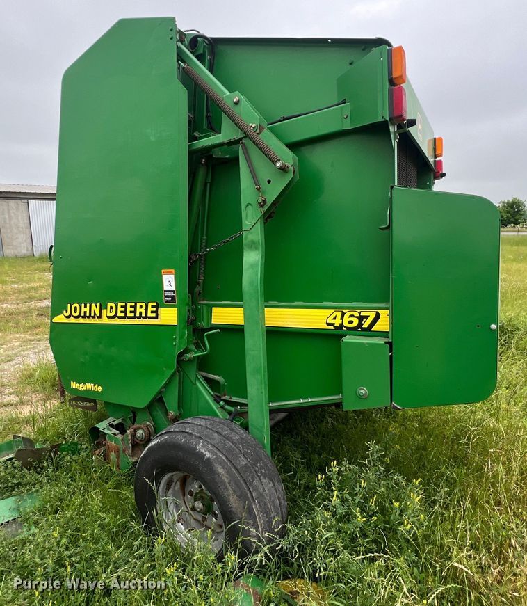 image for item DS2968 John Deere 467 round baler