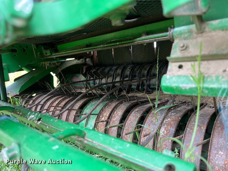image for item DS2968 John Deere 467 round baler
