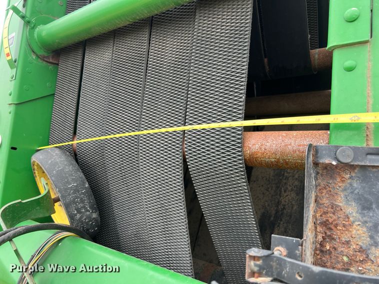 image for item DS2968 John Deere 467 round baler
