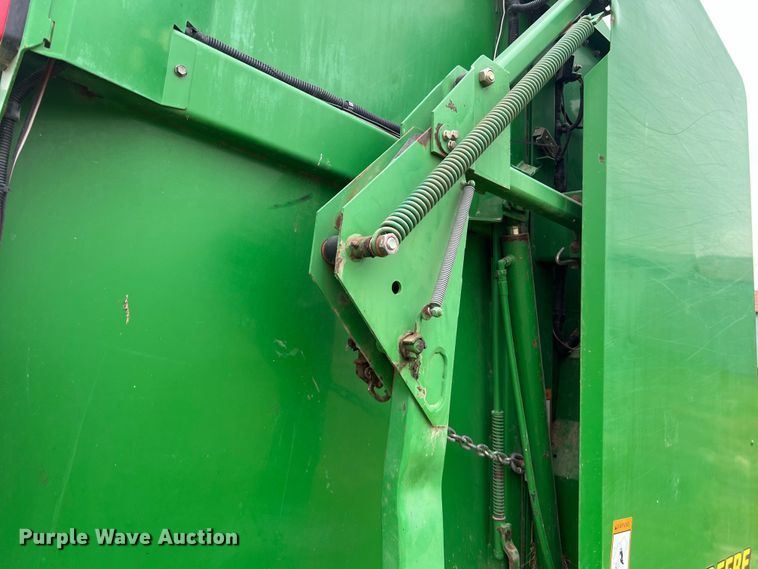 image for item DS2968 John Deere 467 round baler