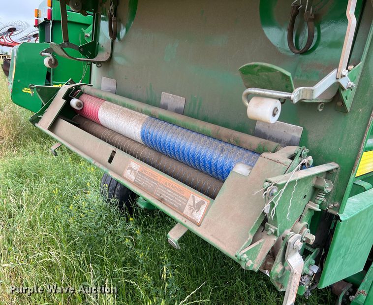 image for item DS2968 John Deere 467 round baler