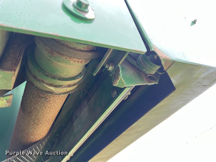 image for item DS2968 John Deere 467 round baler