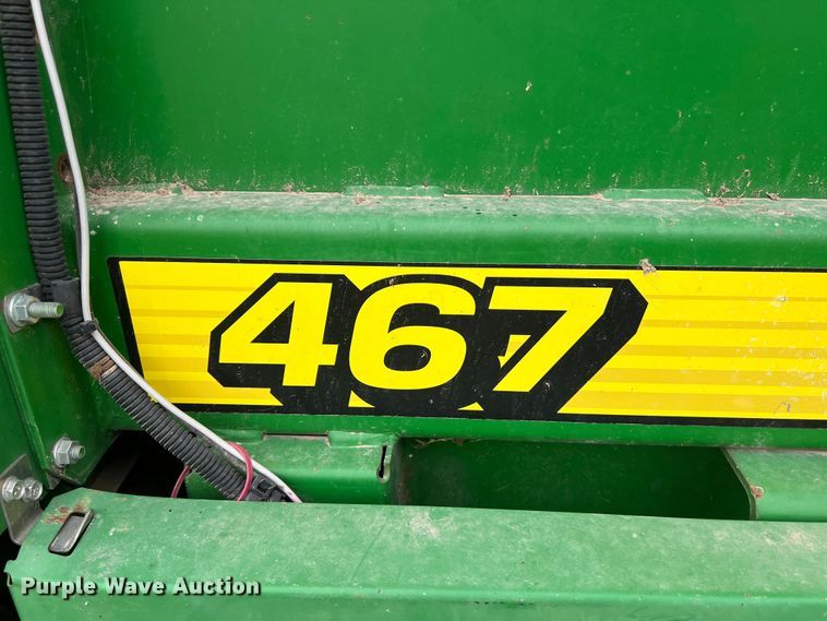 image for item DS2968 John Deere 467 round baler