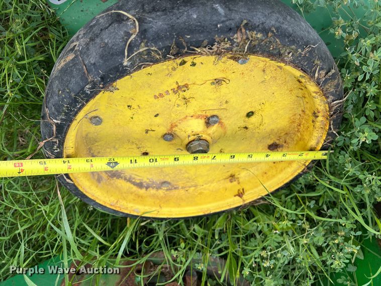 image for item DS2968 John Deere 467 round baler