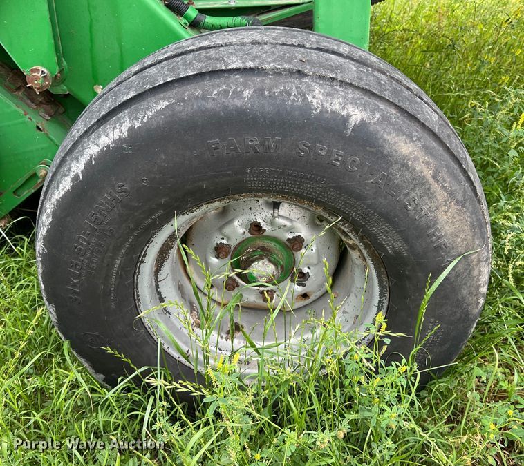 image for item DS2968 John Deere 467 round baler