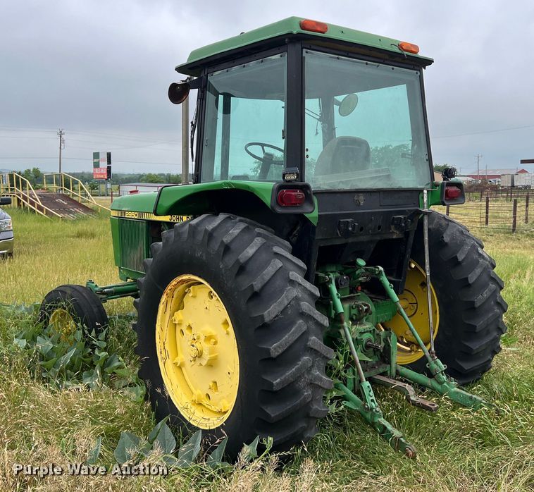 image for item DS2969 1983 John Deere 2950 tractor
