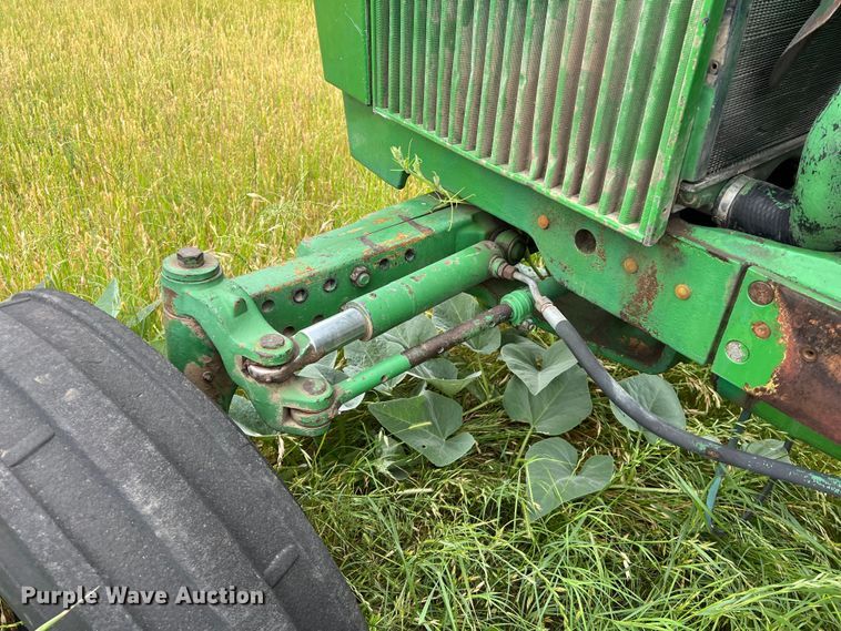 image for item DS2969 1983 John Deere 2950 tractor