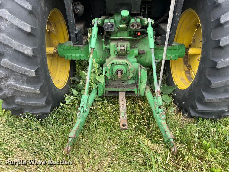 image for item DS2969 1983 John Deere 2950 tractor