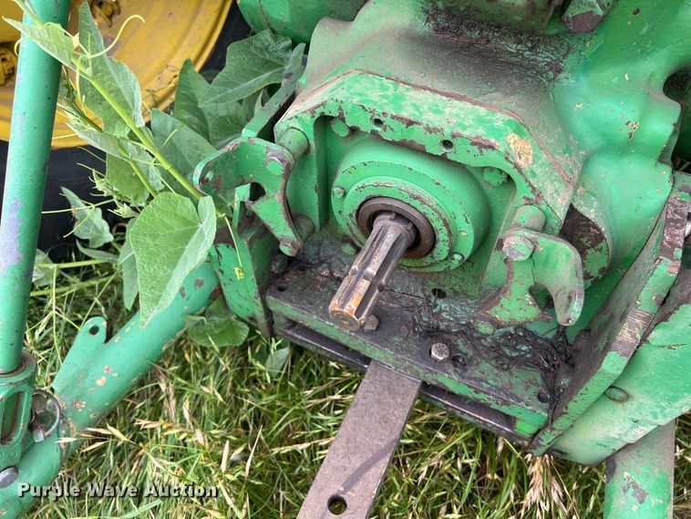 image for item DS2969 1983 John Deere 2950 tractor
