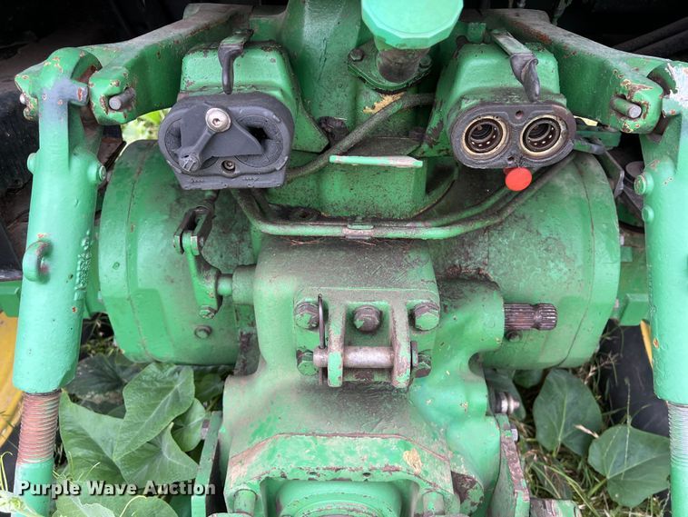image for item DS2969 1983 John Deere 2950 tractor