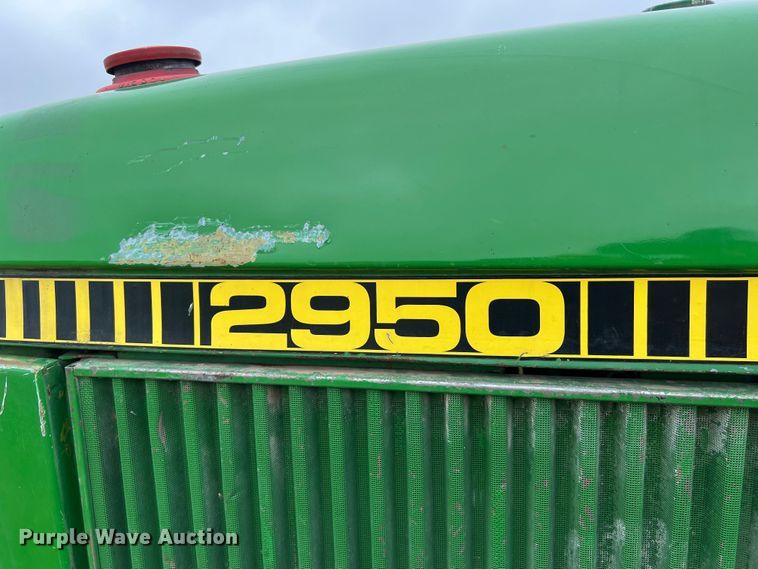 image for item DS2969 1983 John Deere 2950 tractor