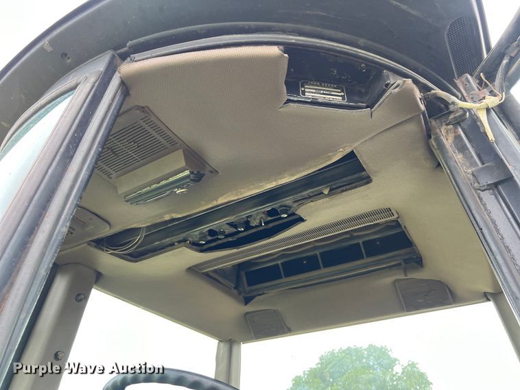 image for item DS2969 1983 John Deere 2950 tractor