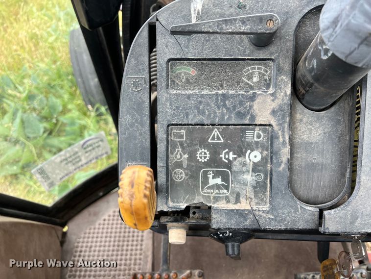 image for item DS2969 1983 John Deere 2950 tractor